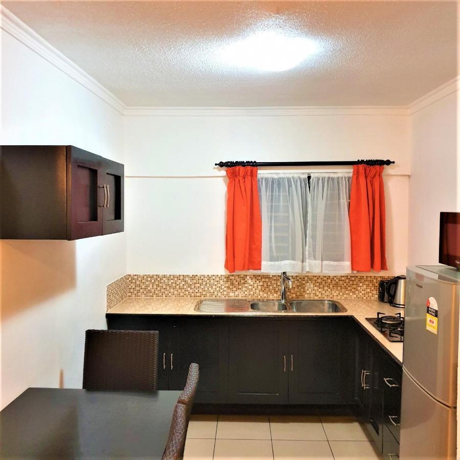 Suva Motor Inn Екстериор снимка