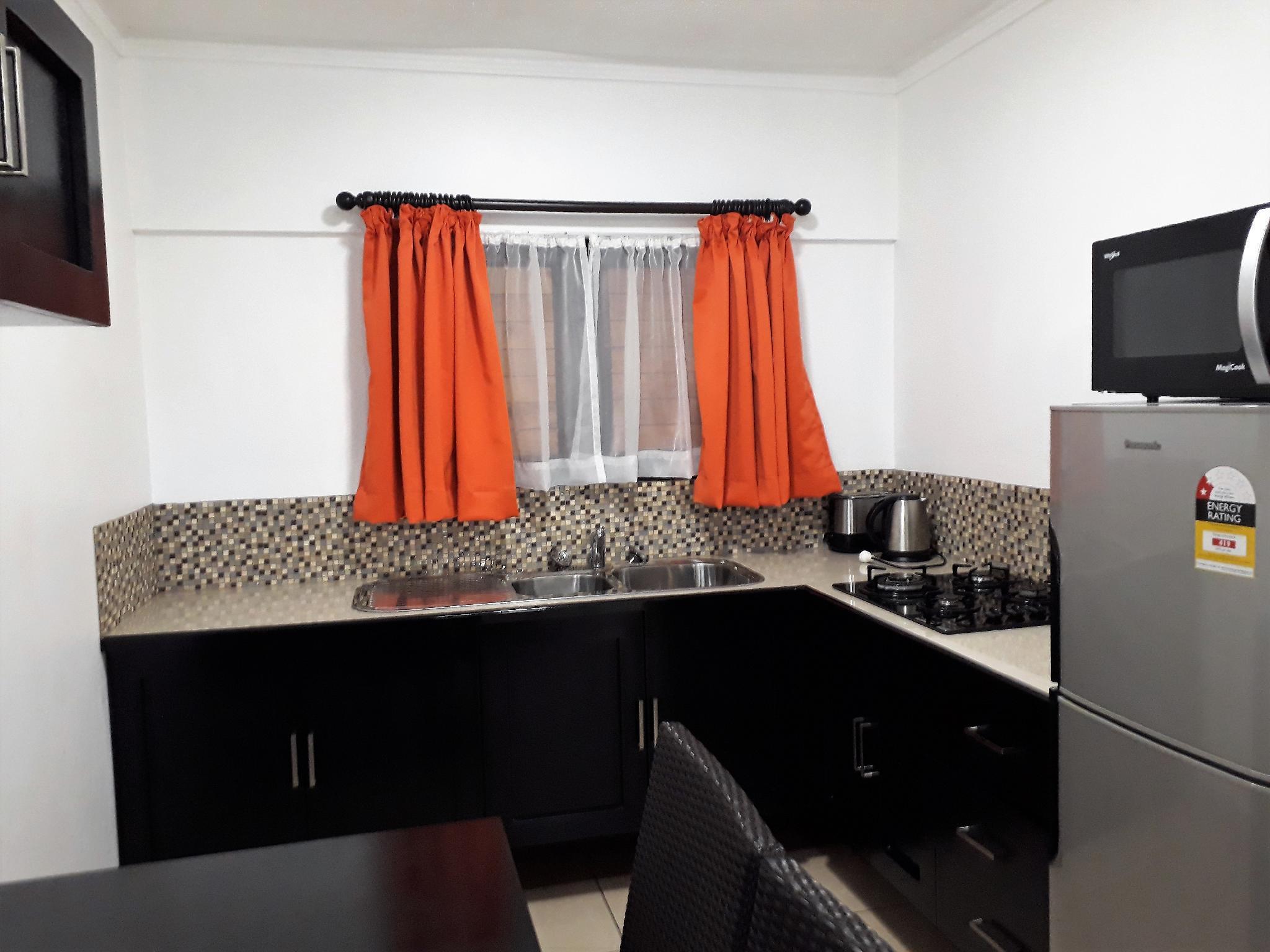 Suva Motor Inn Екстериор снимка