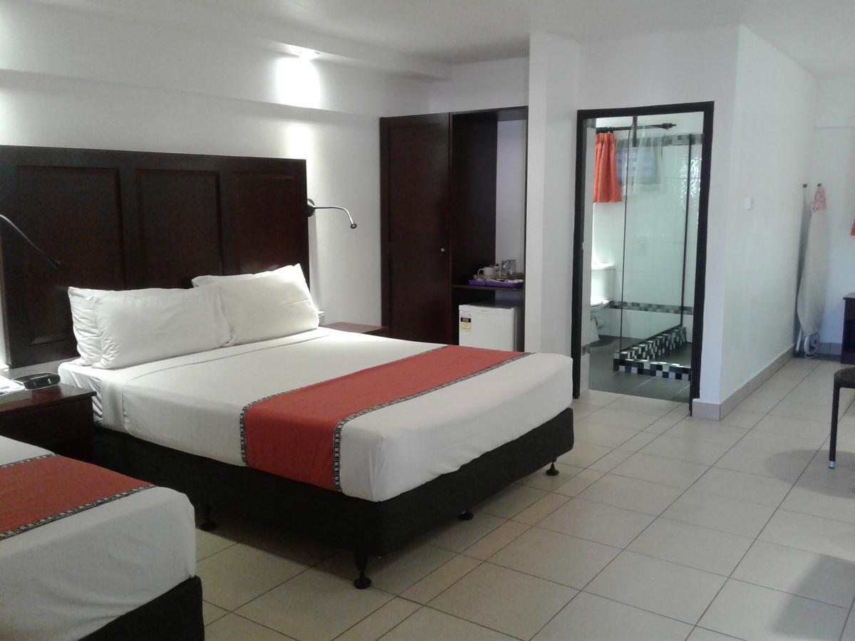 Suva Motor Inn Екстериор снимка