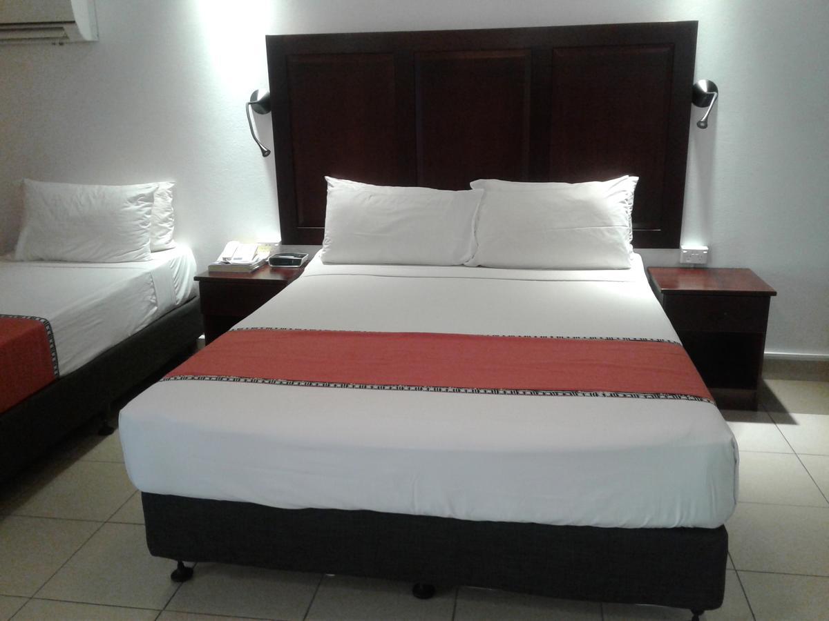 Suva Motor Inn Екстериор снимка