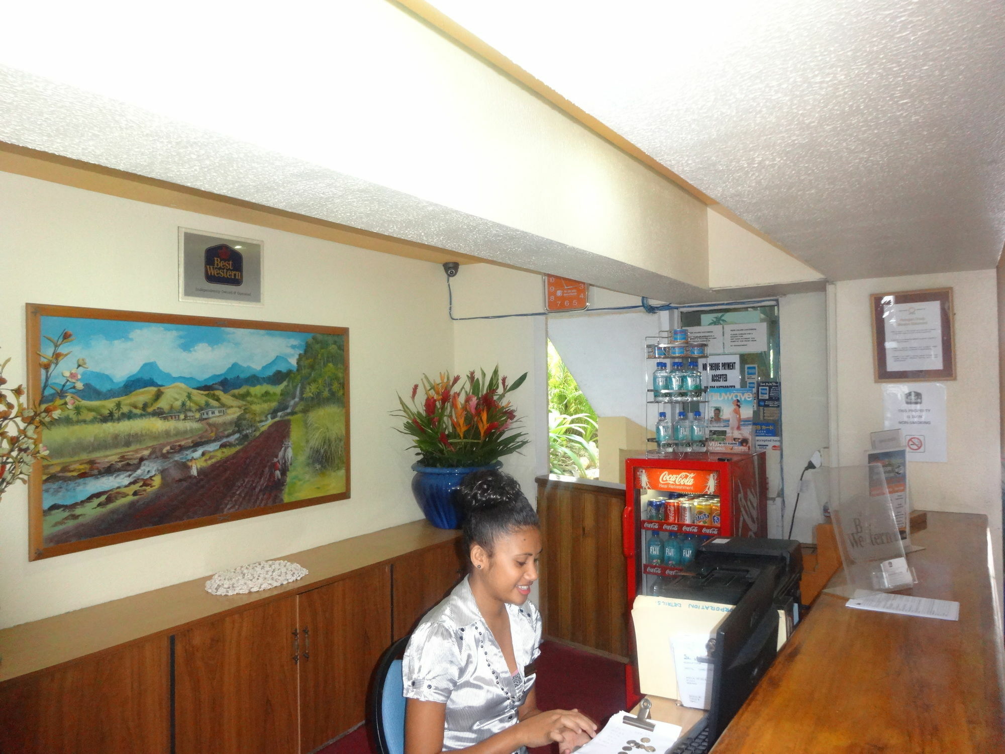Suva Motor Inn Екстериор снимка